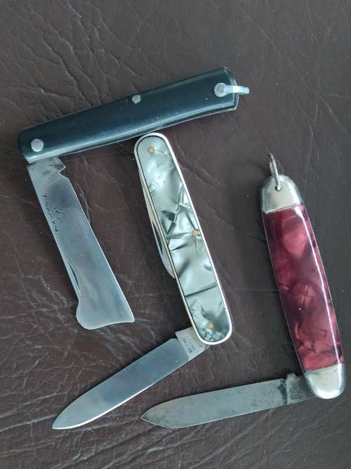 WOW collectible pocket knives