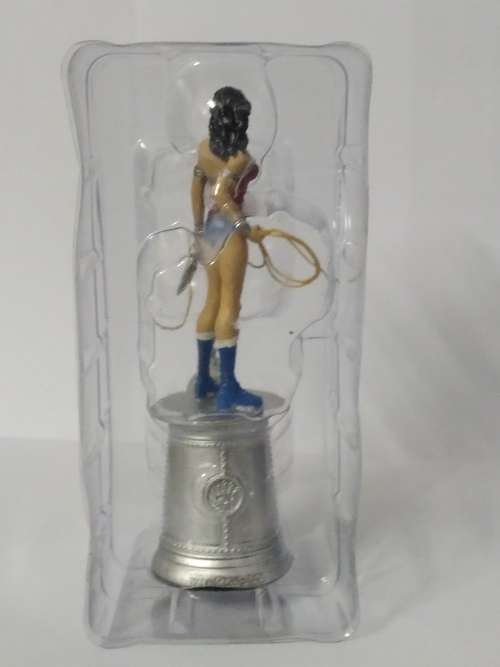 DC model - Wonder woman figure -new boxed