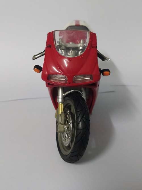 Iconic motorcycle models, Ducati and Suzuki