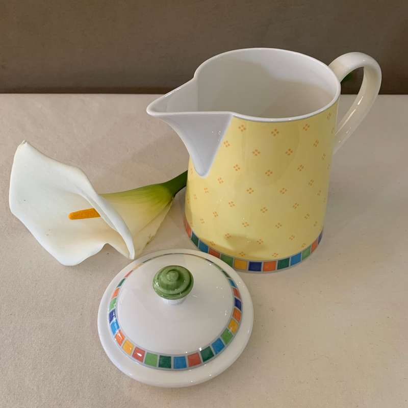 Villeroy & Boch `Twist Alea Limone` tea/coffee pot