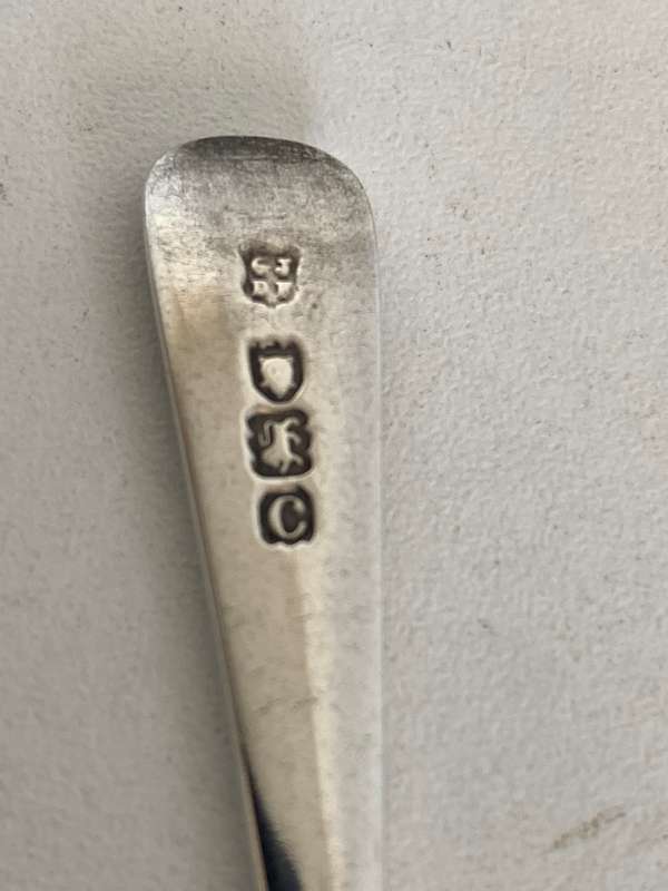 Hallmarked Sterling Silver Scalloped coffee/tea spoons (6)