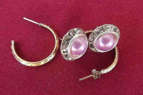 Set of 2 Piercing Earrings - as new