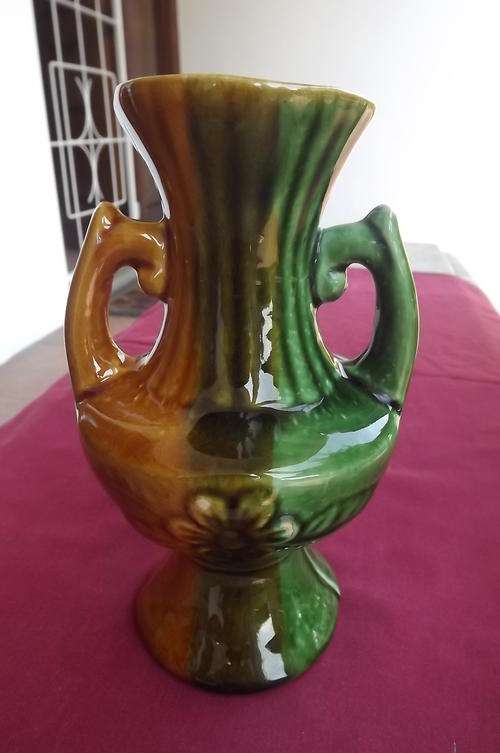 Porcelain Vase as per scan - 20cm heigh