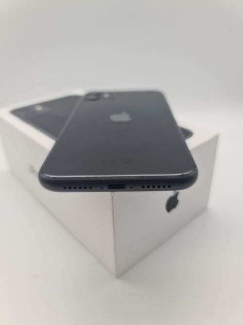 Apple iPhone 11 64GB Unlocked (Black) - Excellent Condition