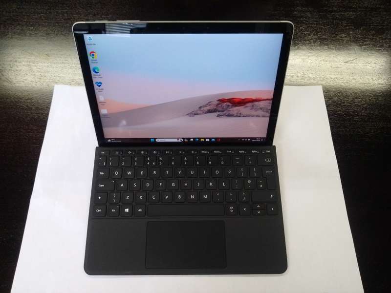 MICROSOFT SURFACE GO 2 CORE(TM) m3-8100Y @1.61 GHz, 8GB RAM, 128GB SSD SILVER + KEYBOARD