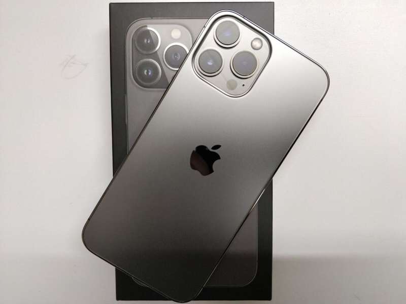 Apple iPhone 13 Pro 128GB -  Graphite (Open Box New - unlocked)