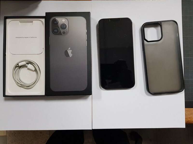 Apple iPhone 13 Pro Max 128GB -  Graphite (Unlocked)