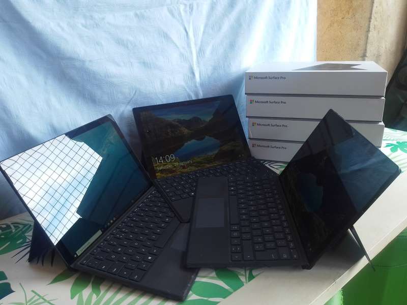 SILVER MICROSOFT SURFACE PRO 6 i5-8350U 128GB SSD, 8GB RAM ,KEYBOARD (Boxed-Ex Company)