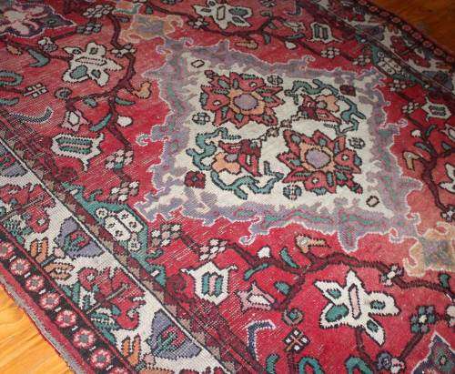 LATE LISTING:A beautiful large hand-knotted Persian carpet in good vintage condition