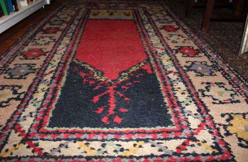 BeautifuI thick-piIed Iarge  hand-knotted Persian prayer-rug