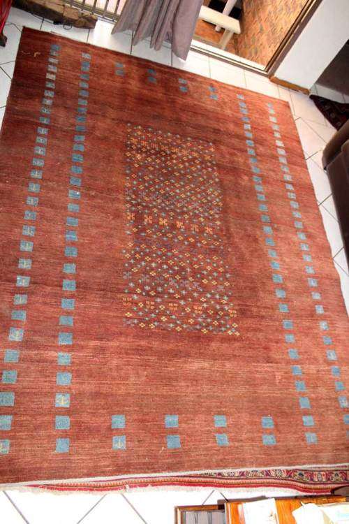 Large and heavy hand-knotted Persian Loribaft carpet in excellent showroom condition.