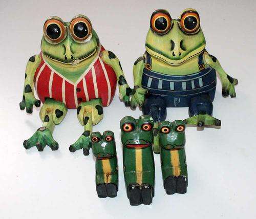 Froggie party! A job lot of wooden frogs.