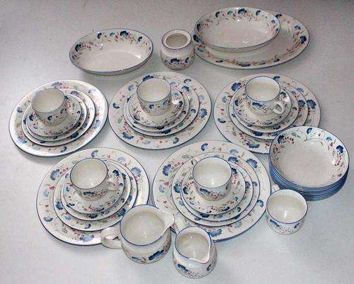 Royal Doulton Windermere Expressions 40pc