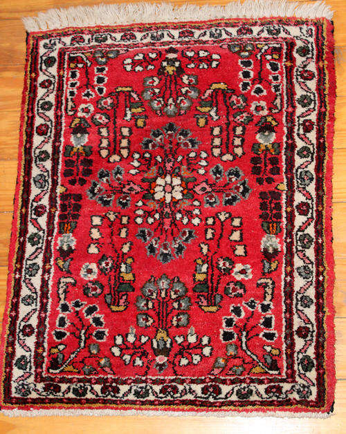 Delightful hand-woven little Persian rug in great condition