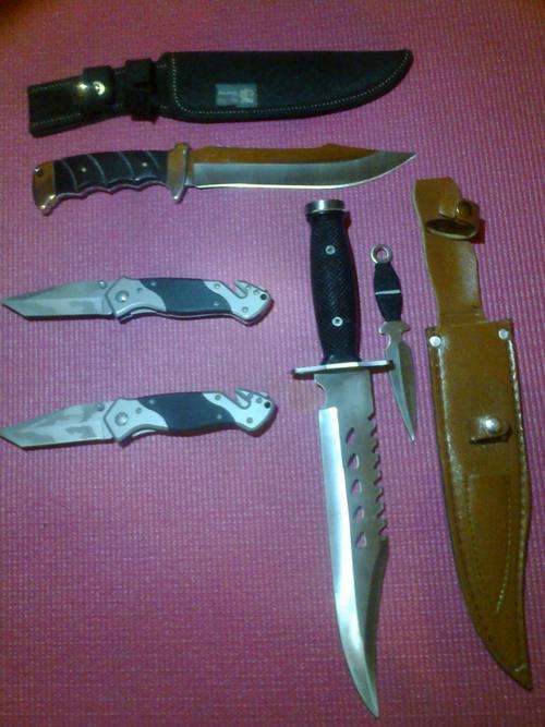 BID NOW!!!  FIVE(5) KNIVE COLLECTION.GET THEM FOR ONE PRICE