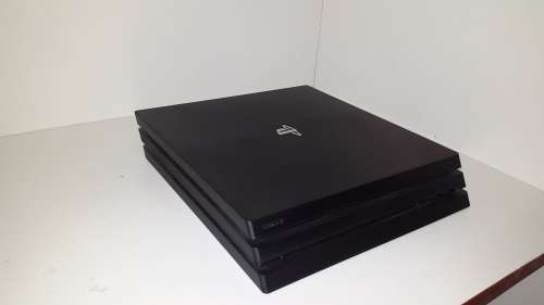 PS4 PRO 1TB + 1 CONTROLLER