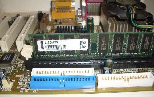 Jetway 630CF Socket 370 Celeron 950Mhz 128mb RAM (2001)