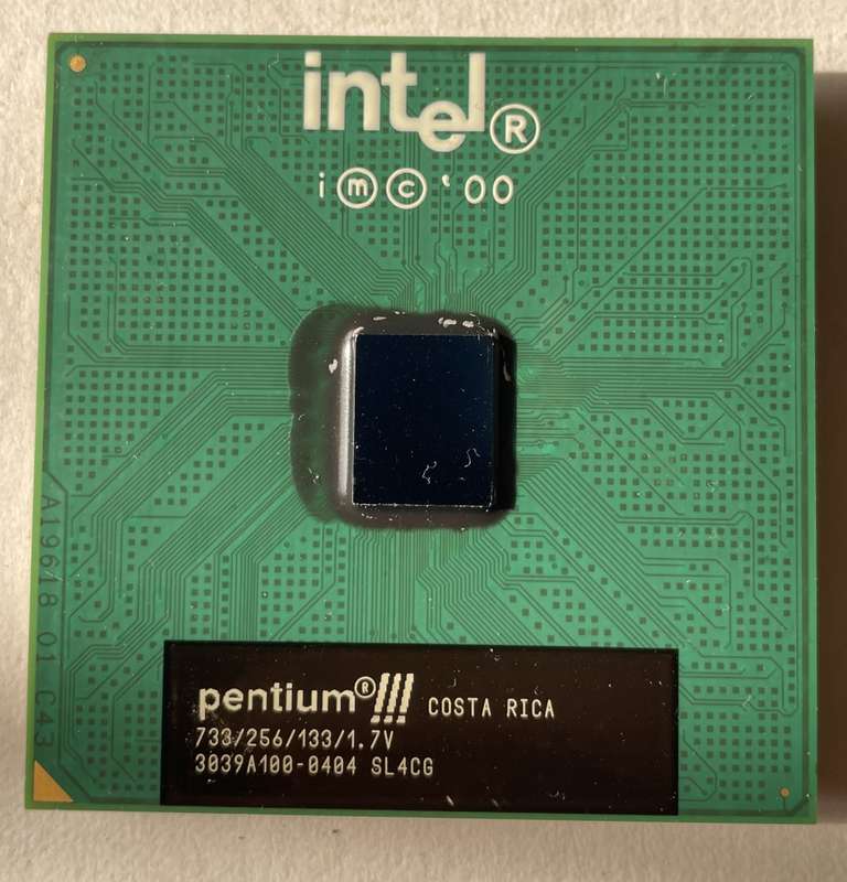 Intel Pentium III Coppermine 733Mhz SL4CG