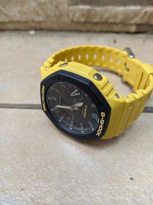 G-Shock Casioak carbon core bumblebee bruce lee