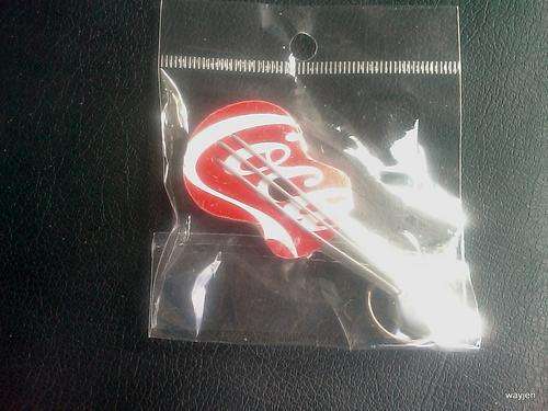SMALL COCA COLA HANDMADE GUITAR KEYRING. NEW.