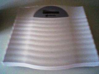 SAFEWAY BATHROOM SCALE. TAKES 4 AA BATTERIES.
