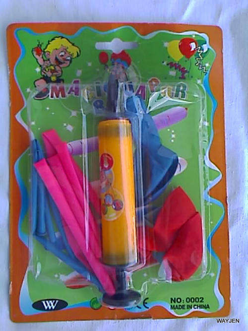 BALLOON MAGIC. BALLOONS AND PUMP. NEW.