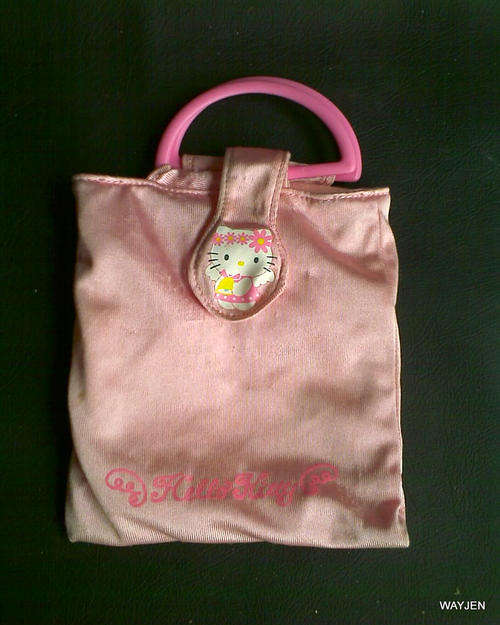 HELLO KITTY HANDBAG.