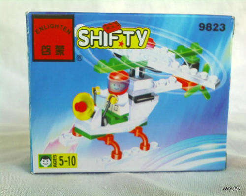 SHIFTY "LEGO TYPE" HELICOPTER WITH INSTRUCTIONS. NEW.