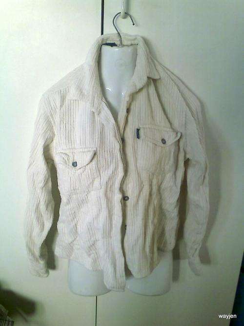 RT RIVER TRADER SUPPLY Co. CREAM COLOUR LONG SLEEVE BUTTON UP TOP. NO SIZE.LOOKS MEDIUM.