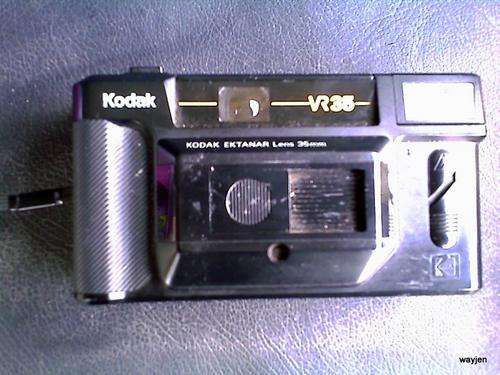 KODAK VR35. K40. DK. PROGRAMMED AUTO FILM SPEED. KODAK EKTANAR LENS 35mm.MADE IN JAPAN. FILM INSIDE.