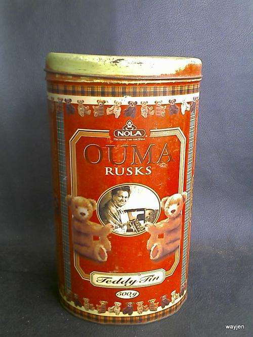 OLD LOOKING OUMA RUSKS STORAGE TIN. 500g TIN. SOME RUSTING ON PLACES.