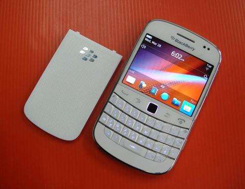 White blackberry 9900