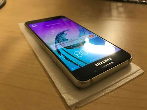 Samsung Galaxy A3 (2016). Gold.