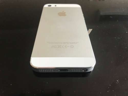 Apple Iphone 5S 16GB. Please read.