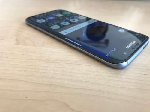 Samsung galaxy S7 edge!! Black. Like new.