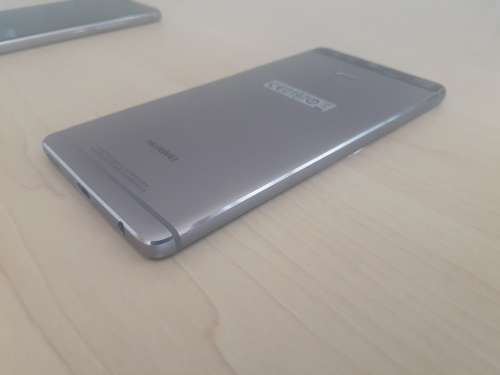 Huawei P9 32GB. Titanium silver. Dual sim.