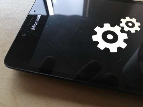 Microsoft Lumia 950 x 2 devices |