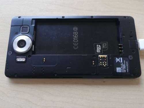 Microsoft Lumia 950 x 2 devices |