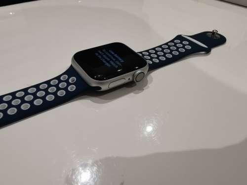 Apple watch series 4 40mm Silver