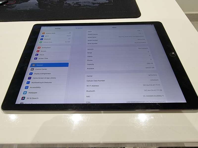 Apple iPad Pro 12.9-inch 2017 2nd Gen Wi-Fi + 4G 256GB Space Grey