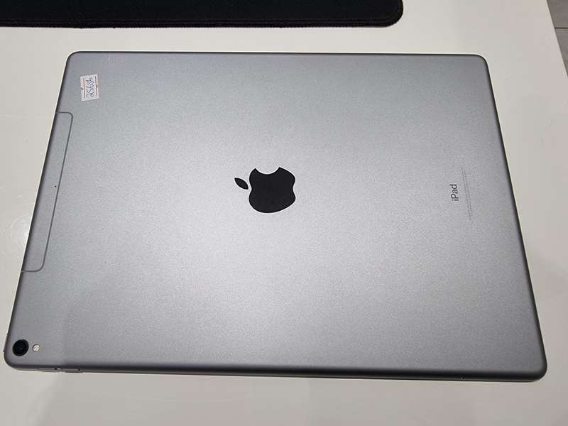Apple iPad Pro 12.9-inch 2017 2nd Gen Wi-Fi + 4G 256GB Space Grey