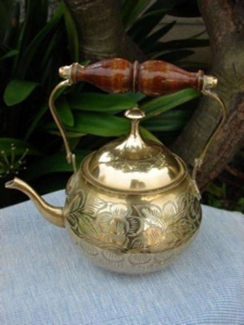 Brass teapot in good condition