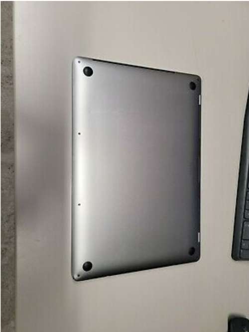 Apple MacBook Pro 15 (512GB SSD, Intel Core i7 2.6 GHz, 16GB) Laptop