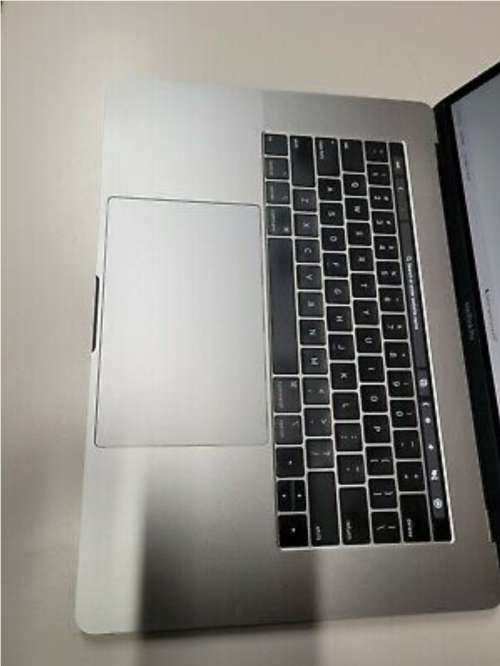 Apple MacBook Pro 15 (512GB SSD, Intel Core i7 2.6 GHz, 16GB) Laptop