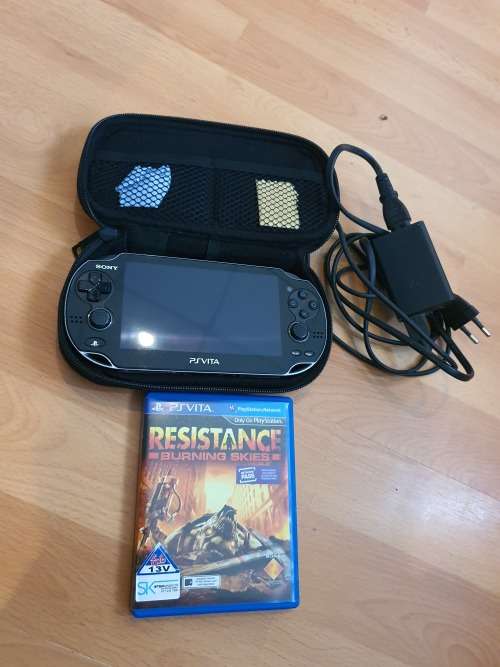 PS VITA (WIFI+3G) WITH 1 GAME AND 16GB MEMORY CARD