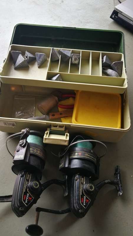 TWO Shakespeare Sigma 080 2000 Series reels and tackle box