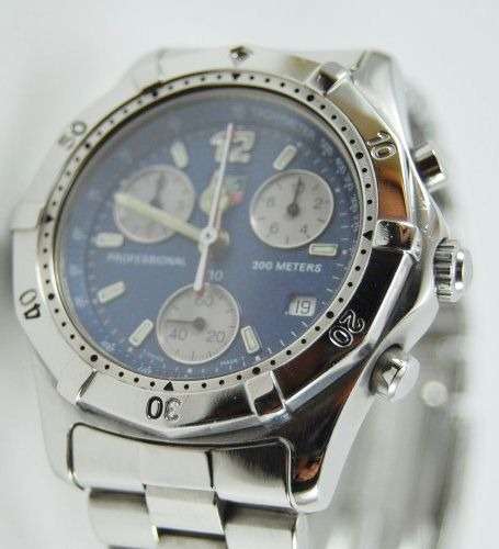 TAG Heuer Professional 200m Chronograph Mens Wristwatch