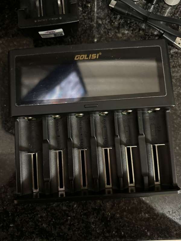 Voopoo Drag X Pro + Golisi 6 battery charger + Soda 2 battery charger + 3 21700mAh batterys + 3 coil