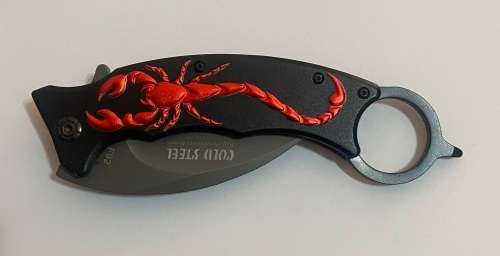 Blood Scorpion Karambit knife