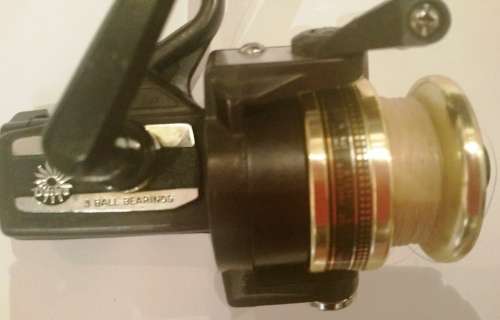 DAIWA BLACK GOLD SPINNING REEL (BG15)